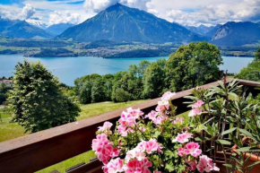 Chalet Xanadu 2-Storey Apartment with Amazing Alps & Lake View